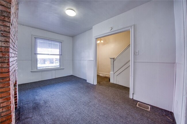 Foto del edificio - 354 Ophelia St