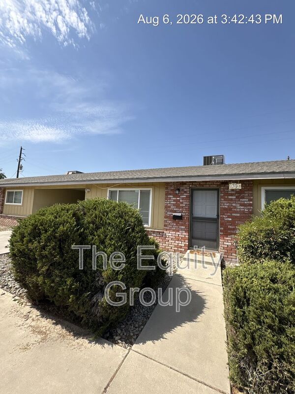 Building Photo - 907 S Demaree St
