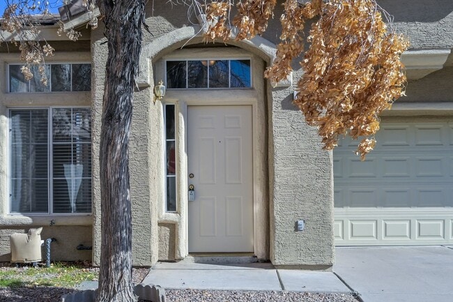 Building Photo - NW!! POOL!!!! GATED!!! Com. Park!!! Low Maintenance desert landscape front Yard. New Carpet!! Ups...