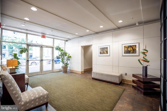 Foto del edificio - 715 6th St NW