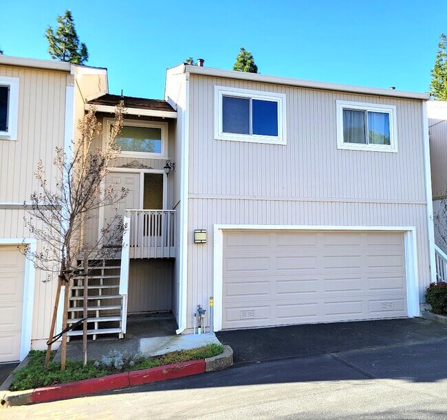 Building Photo - 419 Camelback Rd