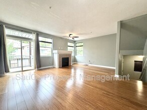 Building Photo - 10825 SW Canterbury Ln