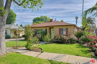 Building Photo - 4722 Ventura Canyon Ave