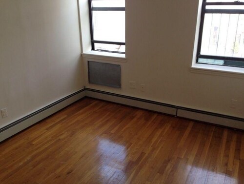 Foto del edificio - 733 E 9th St