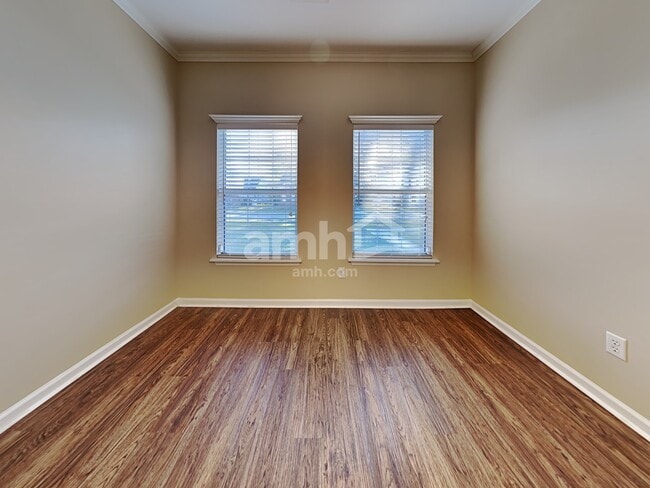 Building Photo - 2749 Palmetto Hall Blvd