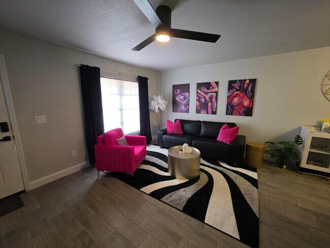 Foto del edificio - 21020 Voyager Blvd