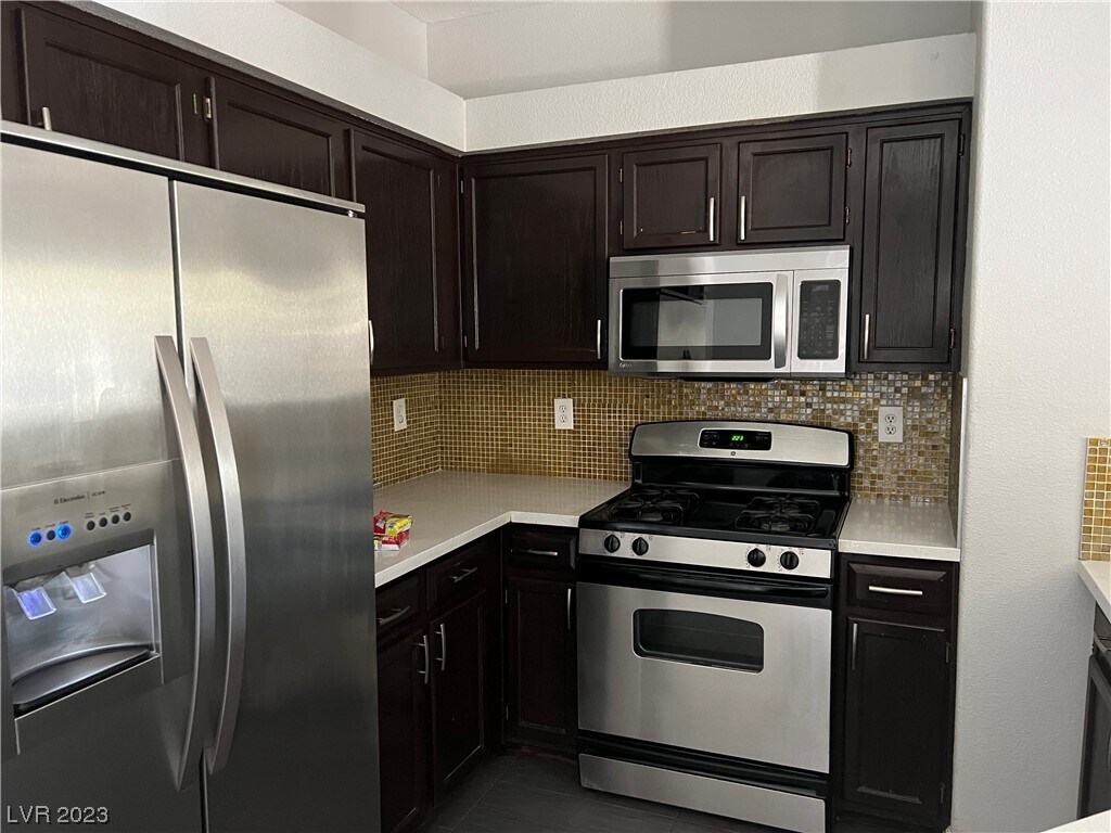 Foto del edificio - 5415 W Harmon Ave
