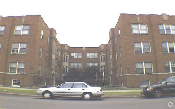 Foto del edificio - 1825-1839 W Foster Ave