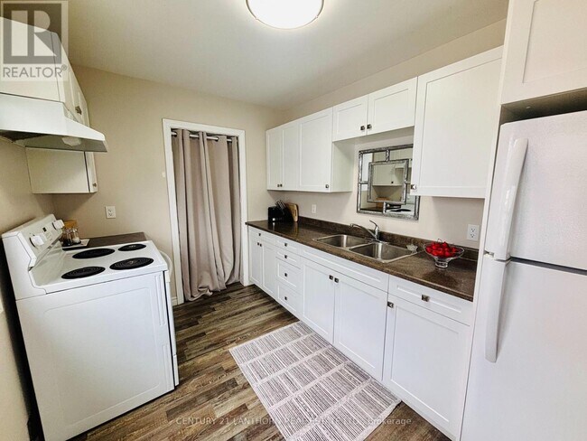 Photo du bâtiment - 4 Weeks Ave