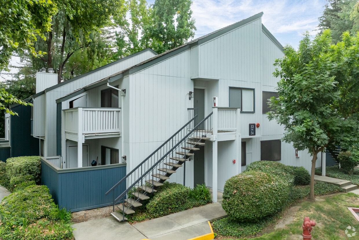 Primary Photo - Waters Edge Apartments