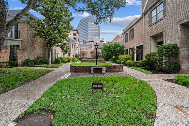 Building Photo - 4948 Post Oak Timber Dr