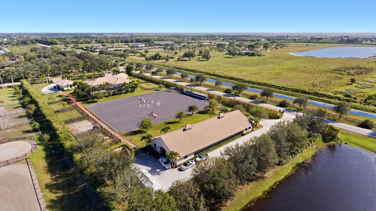 4985 Stables Way Stalls - 4985  Stables Way Stalls