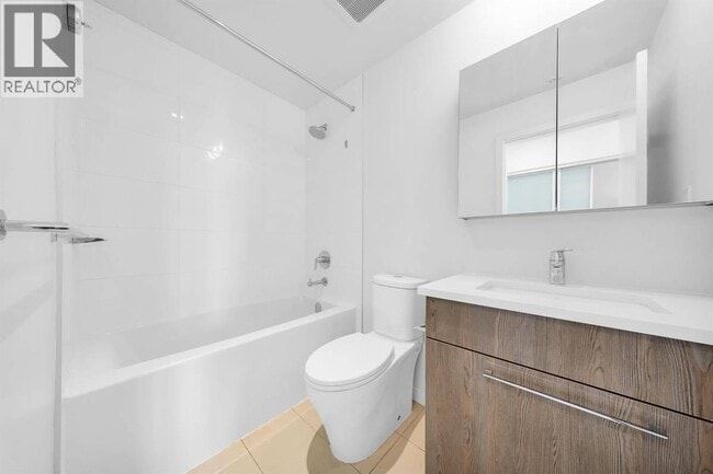 Building Photo - 691 North Rd