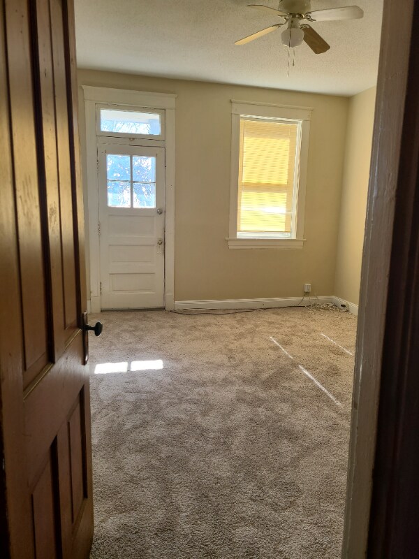 Foto del edificio - 1936-1938 Winnebago St