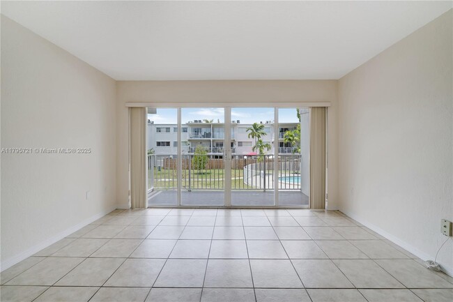 Foto del edificio - 7713 SW 88th St