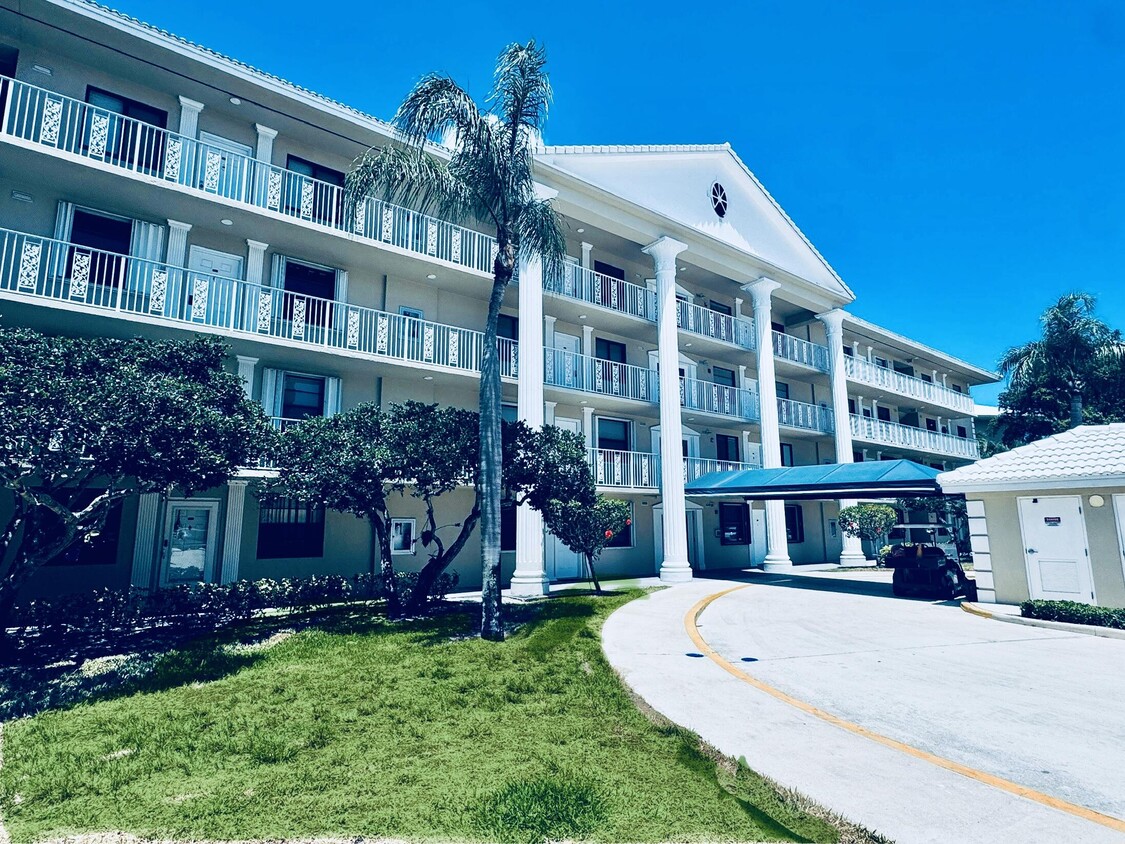 Foto principal - 2761 Village Blvd