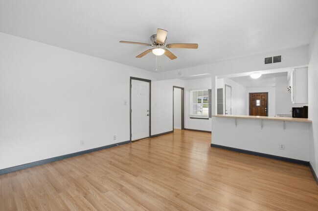 Foto del edificio - 620 E Sears St