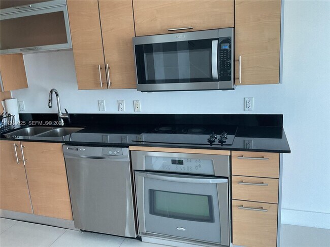 Foto del edificio - 60 SW 13th St