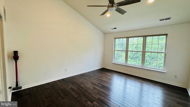 Building Photo - 26101 Nimbleton Square