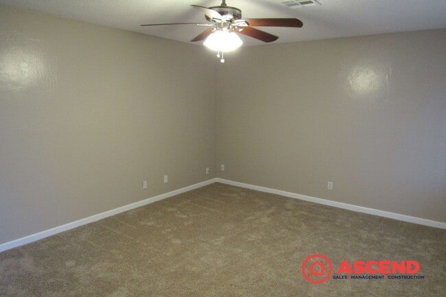 Building Photo - 2623 Van Buren Pl