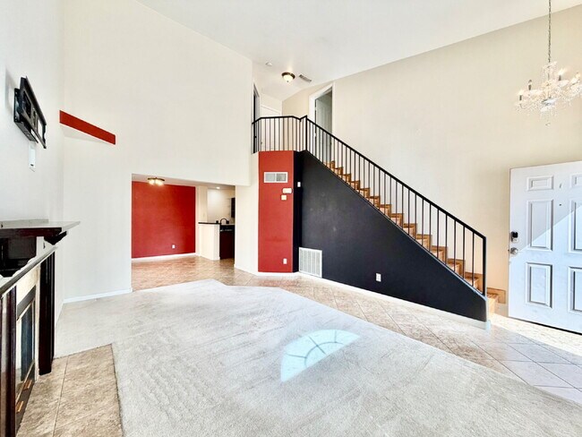 Foto del edificio - UPGRADED 2 BEDROOM TOWNHOME | SOLAR + PRIVATE YARD | SILVERADO RANCH / HENDERSON