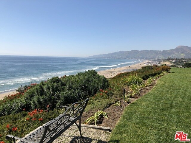 Primary Photo - 29700 Zuma Bay Way