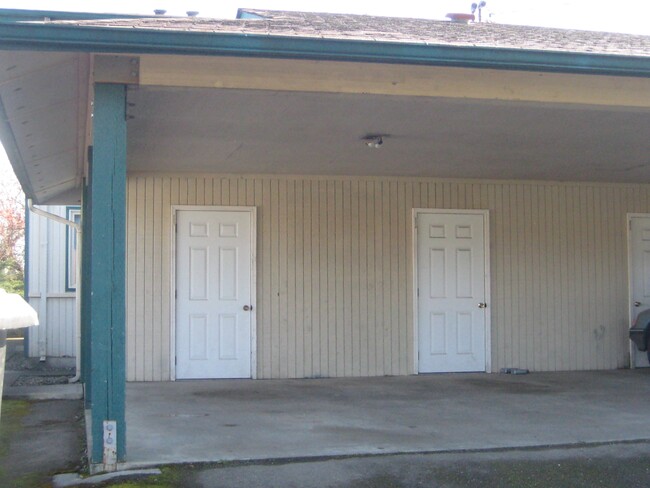 Parking and storage - 2319 Adams St