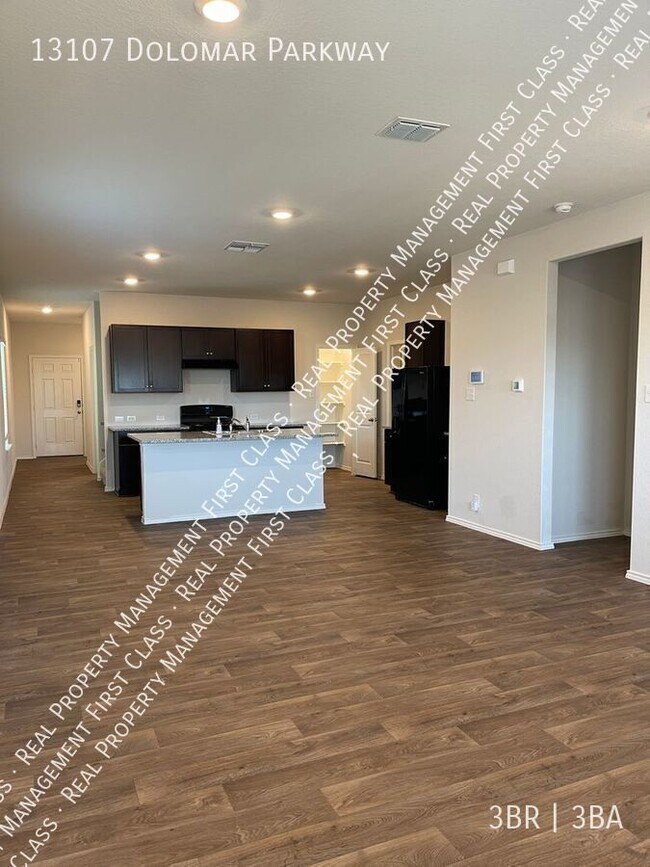 Foto del edificio - 13107 Dolomar Pkwy