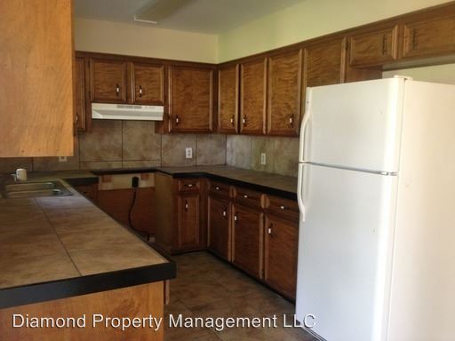 Building Photo - 5221 Airline Dr