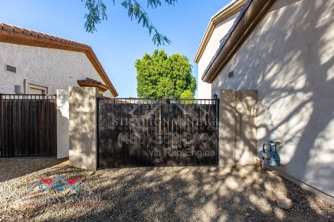 Building Photo - 14616 W Windward Ave