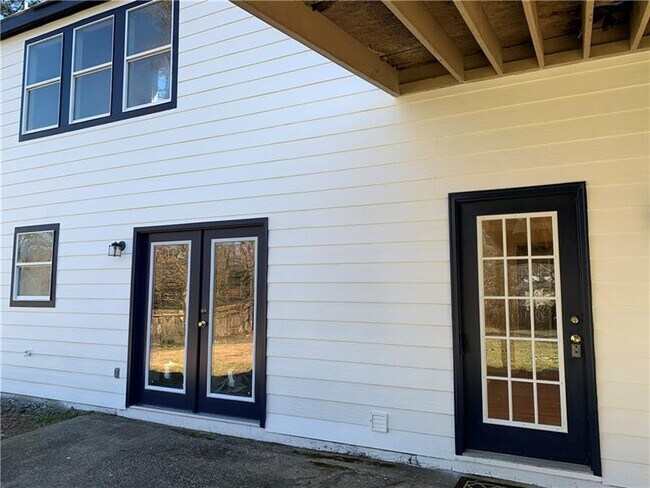 Building Photo - 2918 Mockingbird Cir
