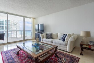 Building Photo - 16711 Collins Ave