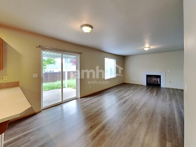 Foto del edificio - 19612 13th Avenue Ct E
