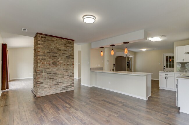 Comedor - 5321 Reedham Ct