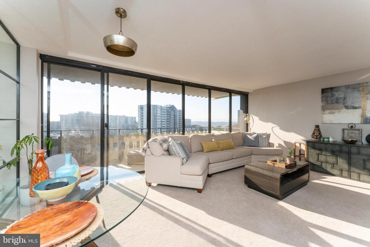 Foto principal - 6301 Stevenson Ave