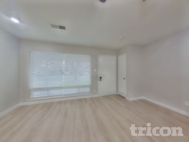 Foto del edificio - 126 Frost Dr