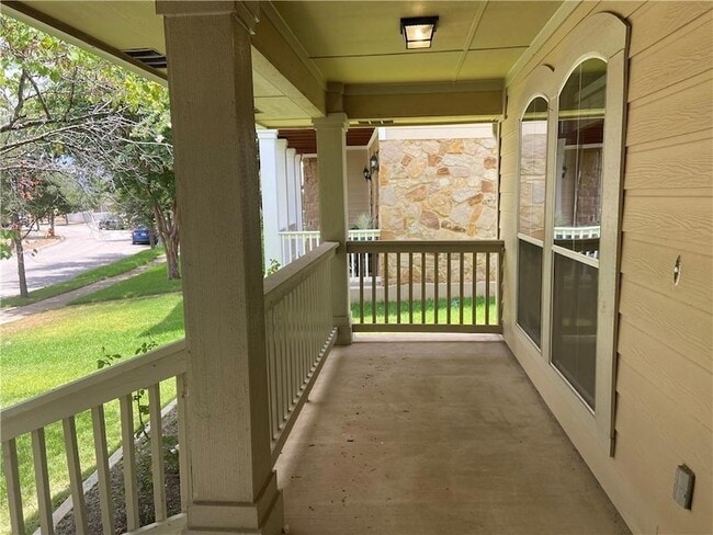 Building Photo - 1513 Big Bend Dr
