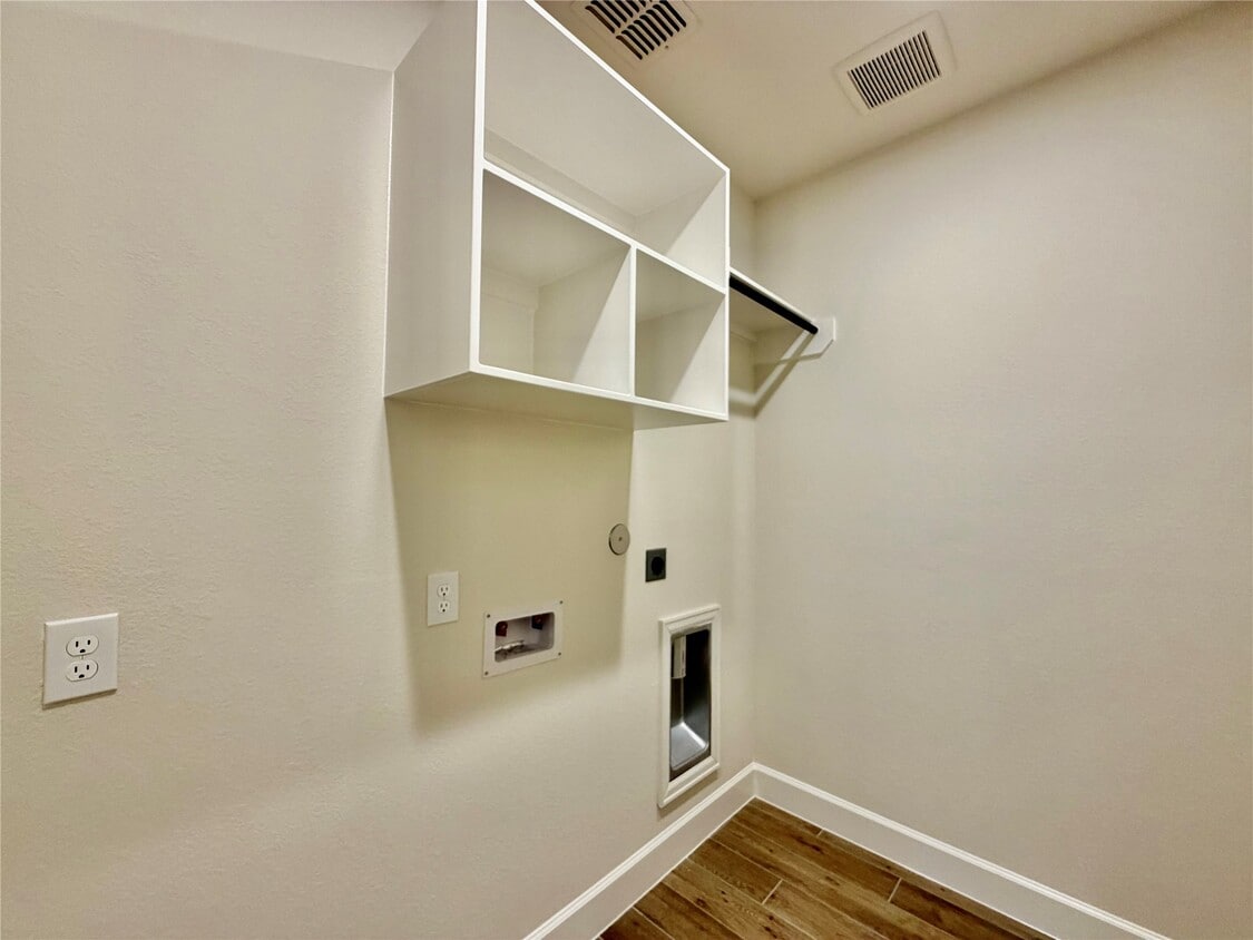 Foto del edificio - 1418 Watermont Dr