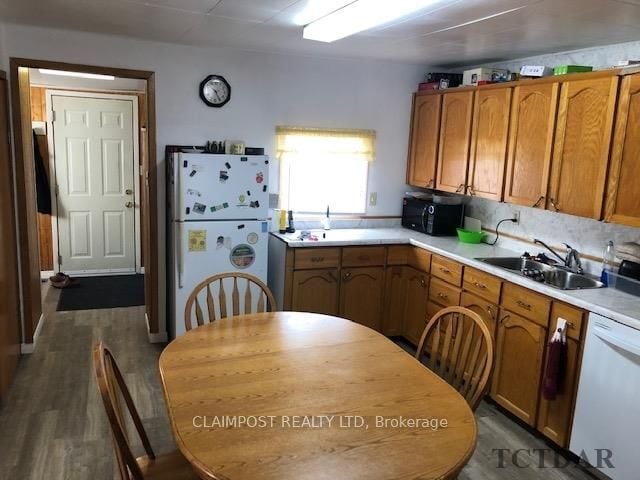 Building Photo - Spacious 3 Bed / 1 Bath House| $2249/month - Parking Included