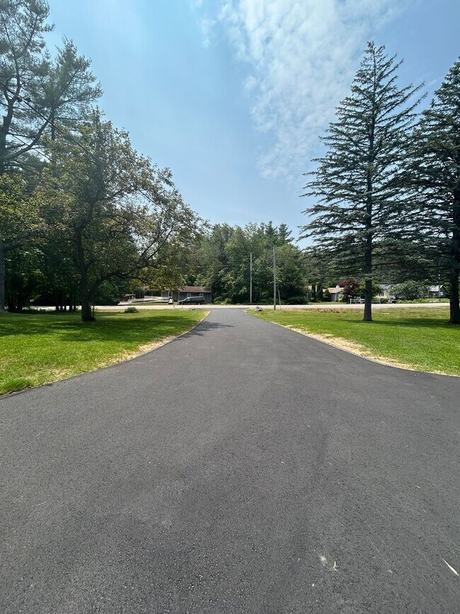 Foto del edificio - Beautiful renovated 5 bedroom 2.5 bath sin...