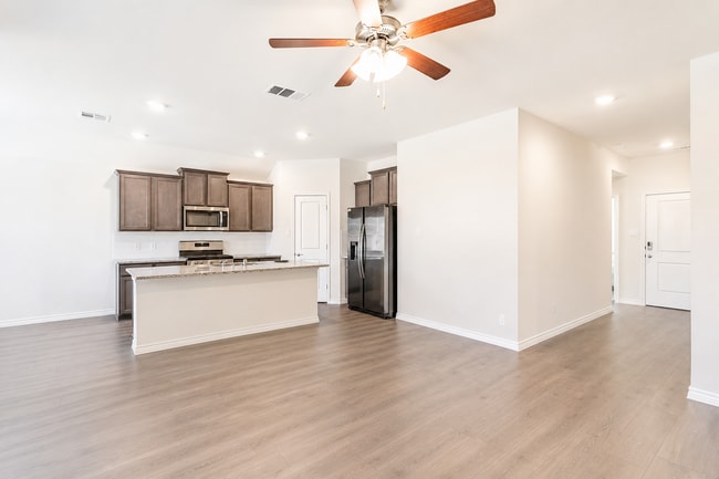 Building Photo - 510 Range Dr