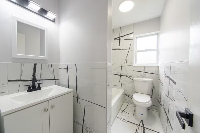 Foto del edificio - 1913 Country Ln