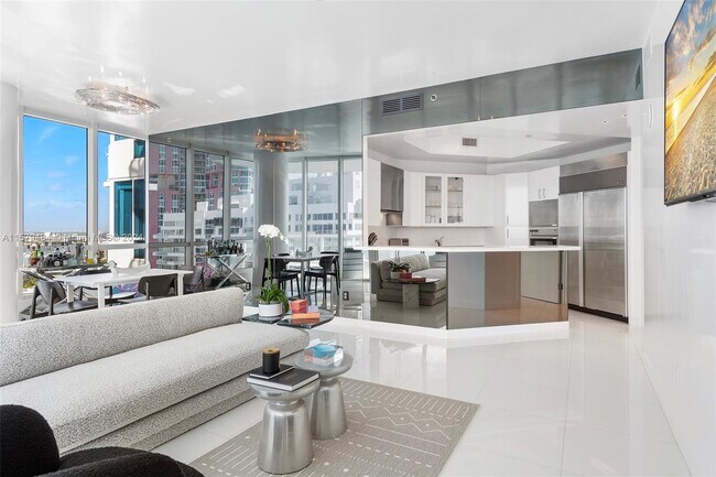 Building Photo - 100 South Pointe Dr