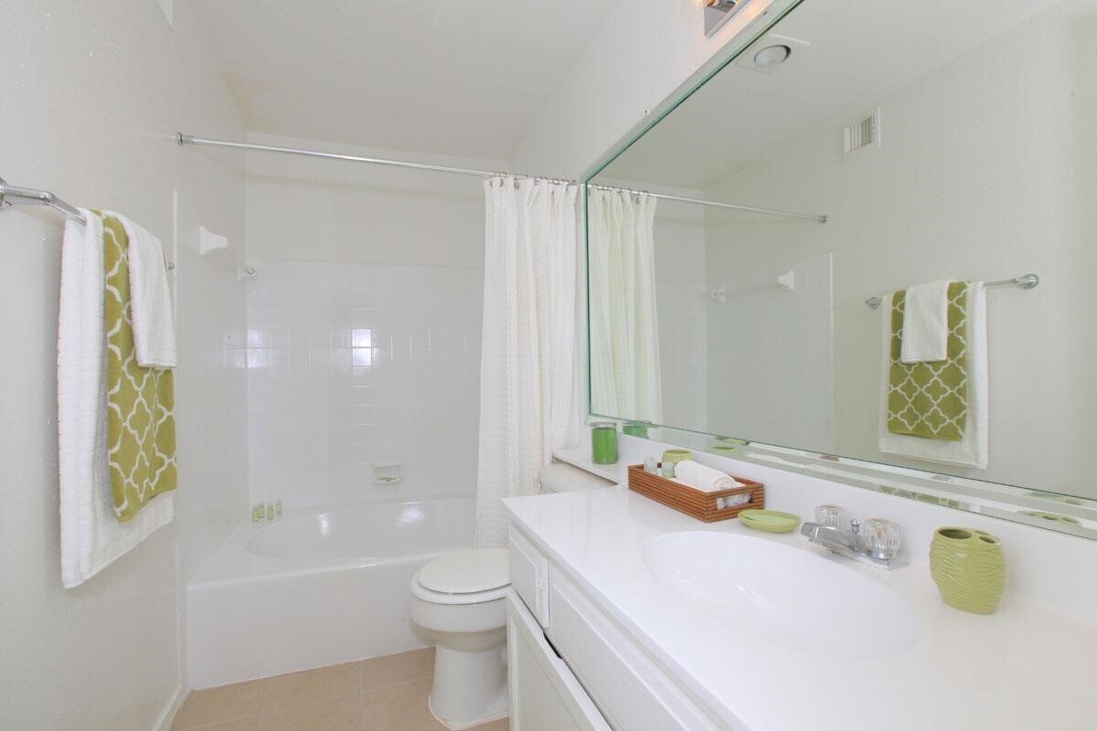 Foto principal - 12906 Brant Rock Dr