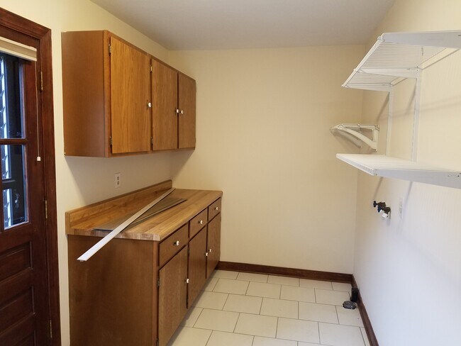 Foto del edificio - 2750 River Rd W