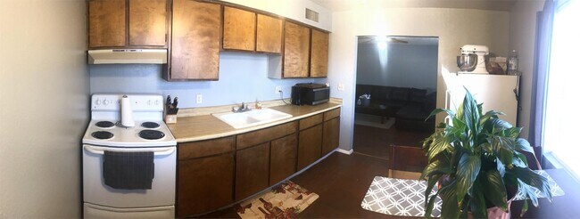 Building Photo - 427 E Mesquite Ave