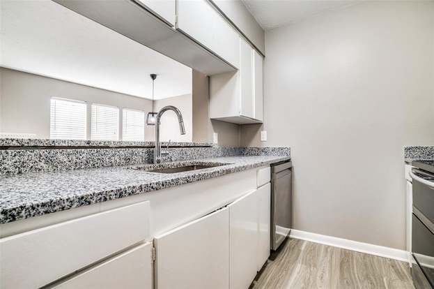 Foto del edificio - 5881 Preston View Blvd