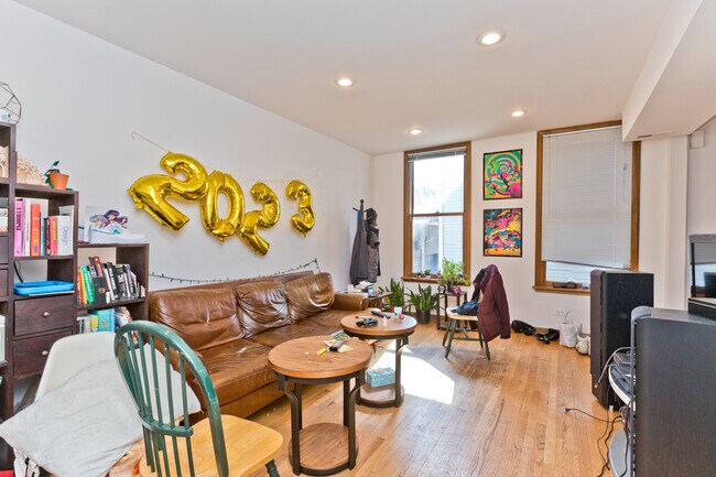 Foto del edificio - 1414 W Henderson St