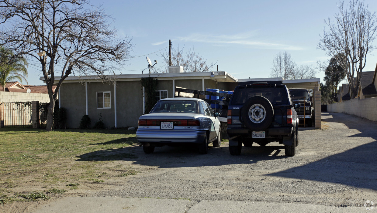 Building Photo - Cottonwood Apartments