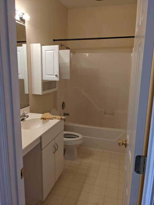 Bathroom 2 - 806 Ruffin St